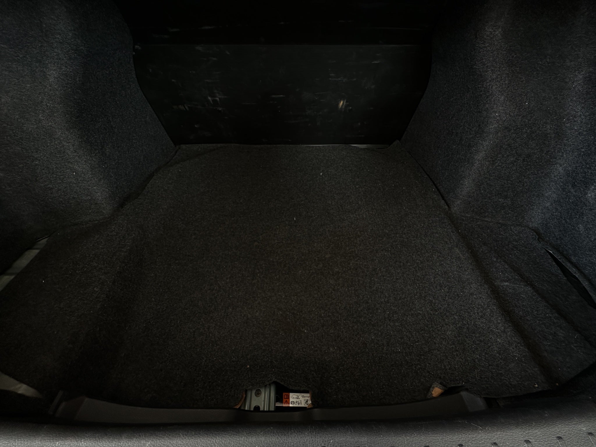 2024 Nissan Versa 4 pts. Sense, TM5, a/ac., R-15