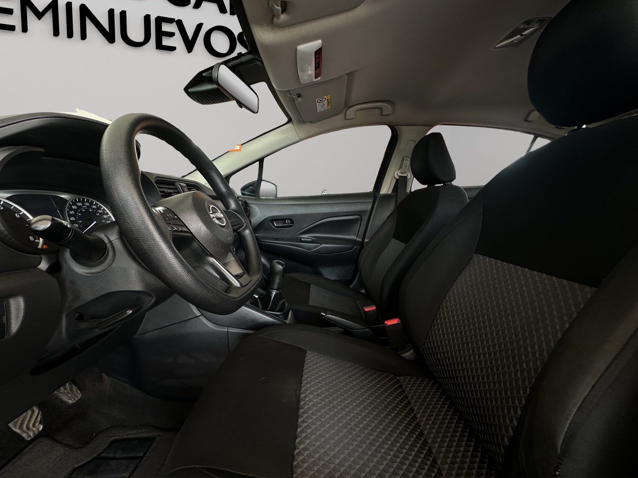 2024 Nissan Versa 4 pts. Sense, TM5, a/ac., R-15