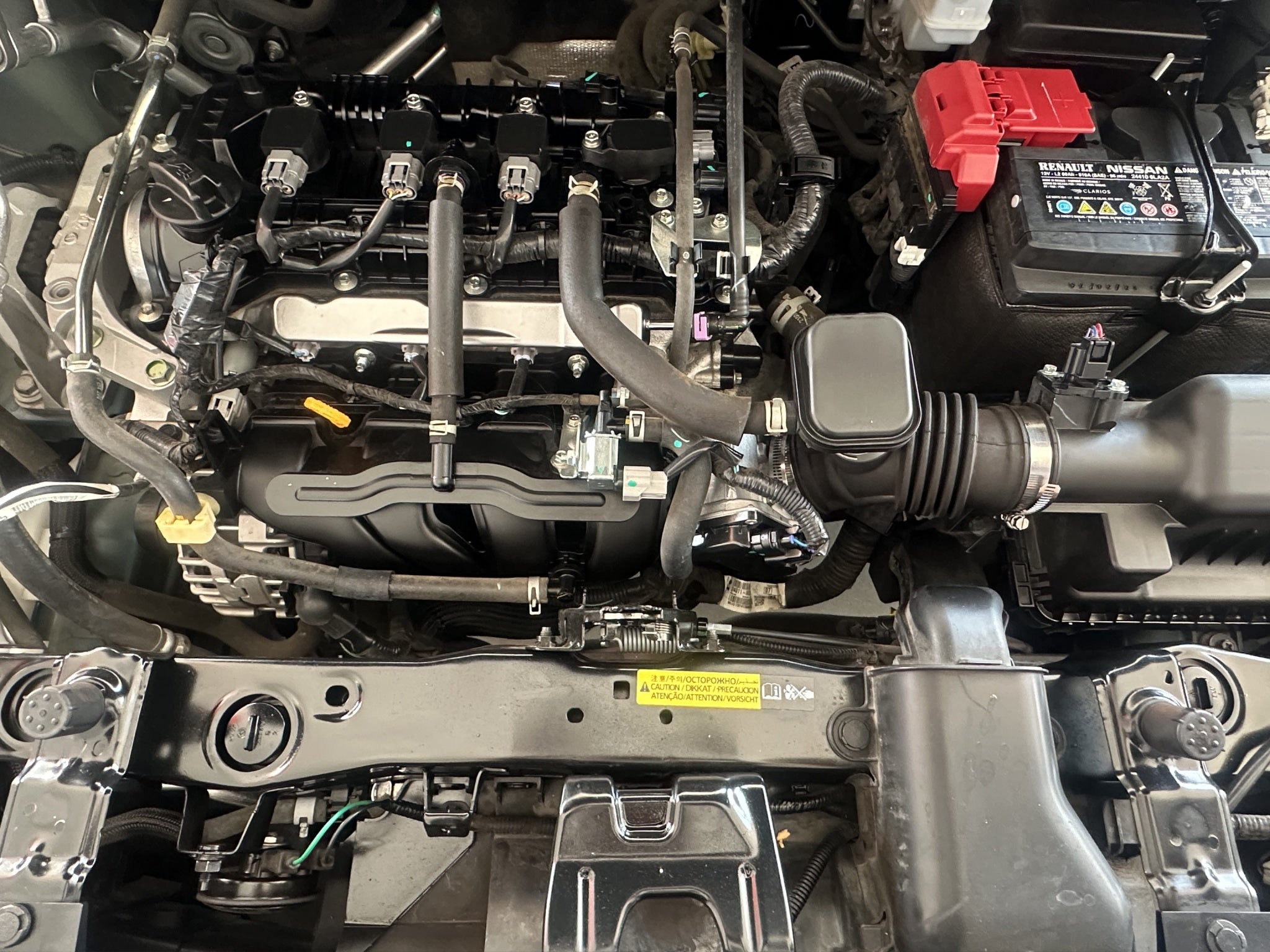 2024 Nissan Versa 4 pts. Sense, TM5, a/ac., R-15