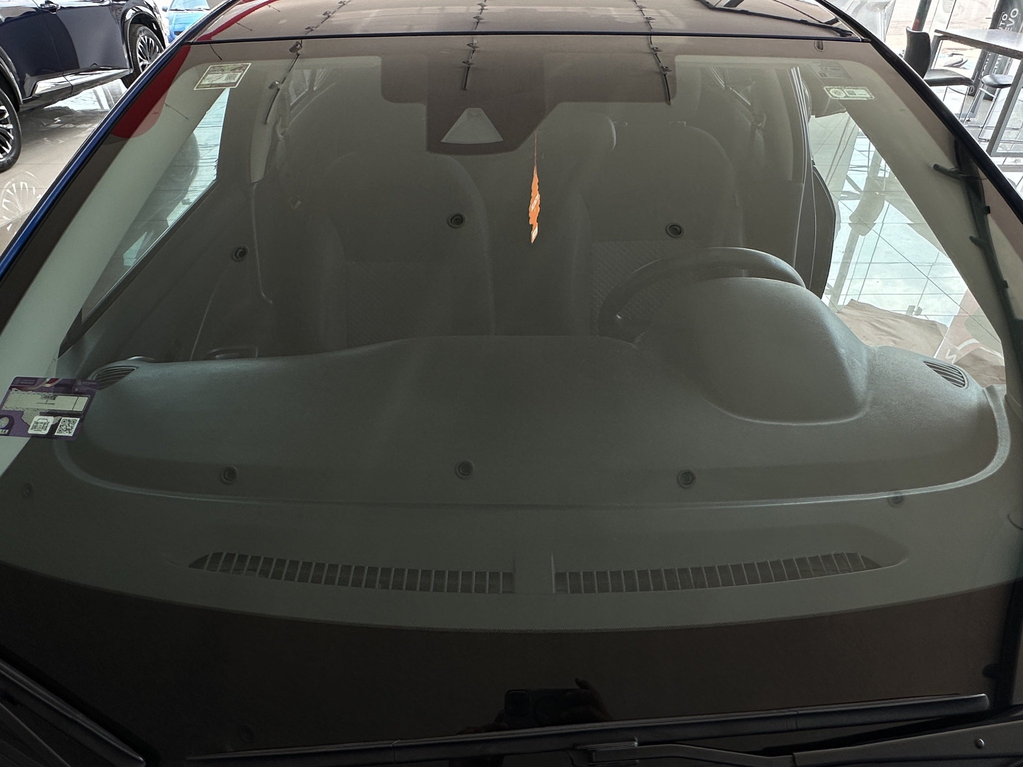 2024 Nissan Versa 4 pts. Sense, TM5, a/ac., R-15
