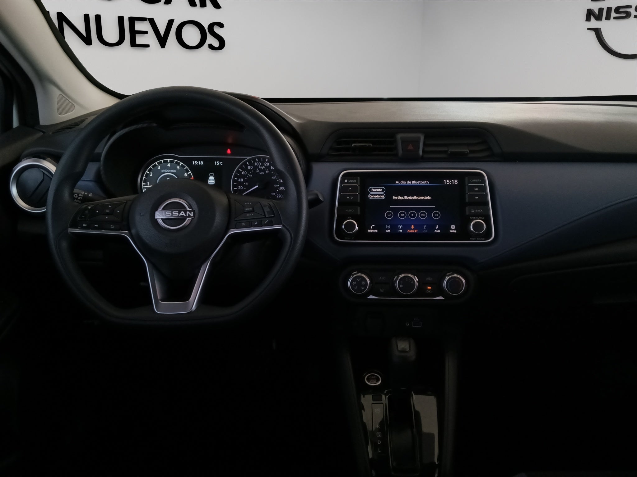 2024 Nissan Versa 4 pts. Advance, CVT, a/ac; f. niebla, RA-16