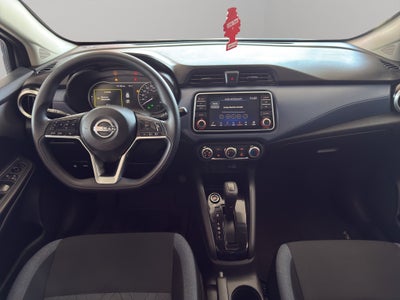 2023 Nissan Versa 4 pts. Advance, TM5, a/ac., f. niebla, RA-16 (cambio de línea)