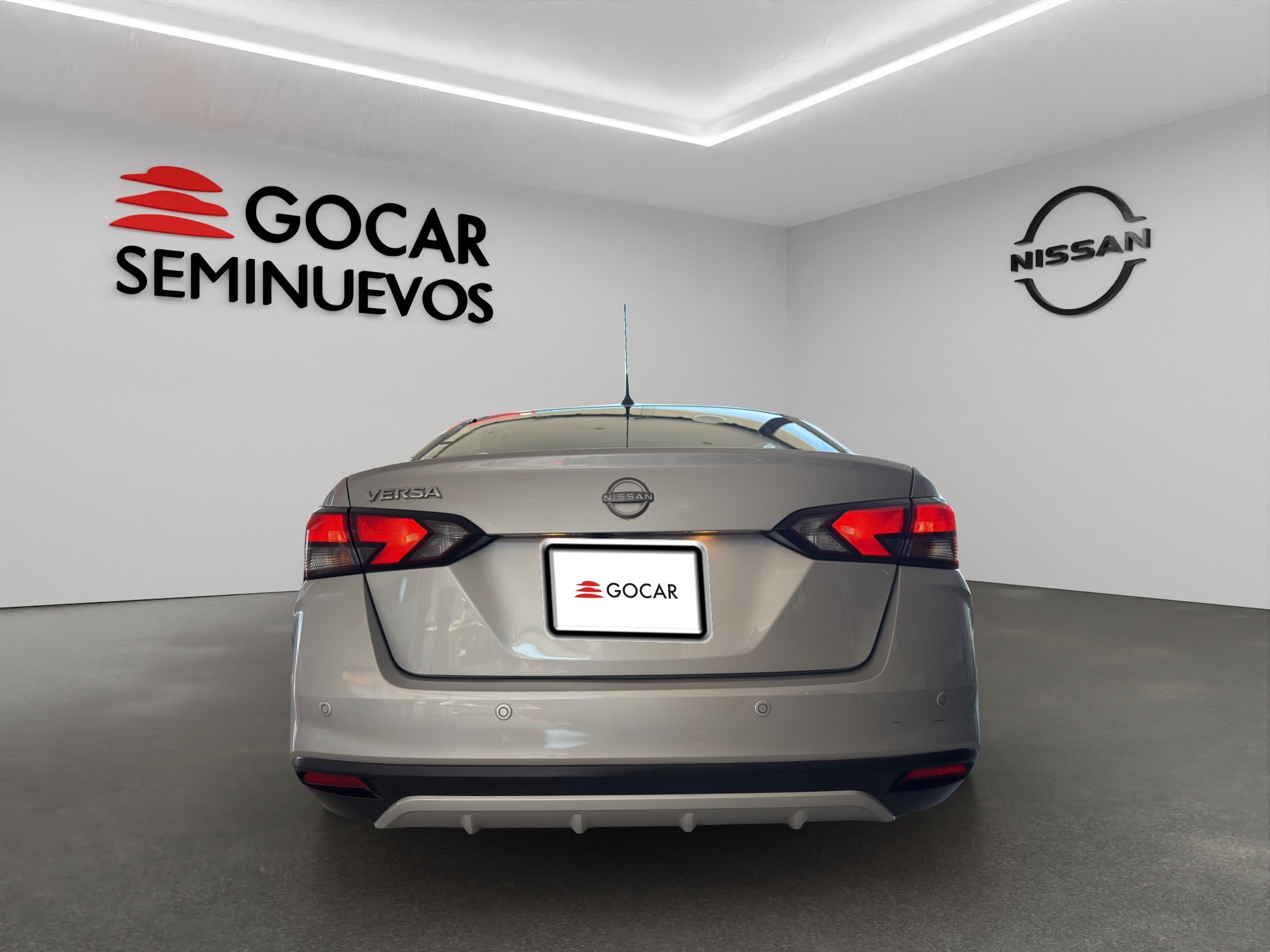 2023 Nissan Versa 4 pts. Advance, TM5, a/ac., f. niebla, RA-16 (cambio de línea)