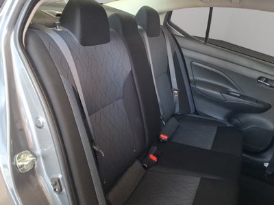 2023 Nissan Versa 4 pts. Advance, TM5, a/ac., f. niebla, RA-16 (cambio de línea)