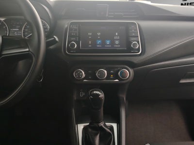2025 Nissan Versa 4 pts. Sense, TM5, a/ac., R-15 (línea anterior)
