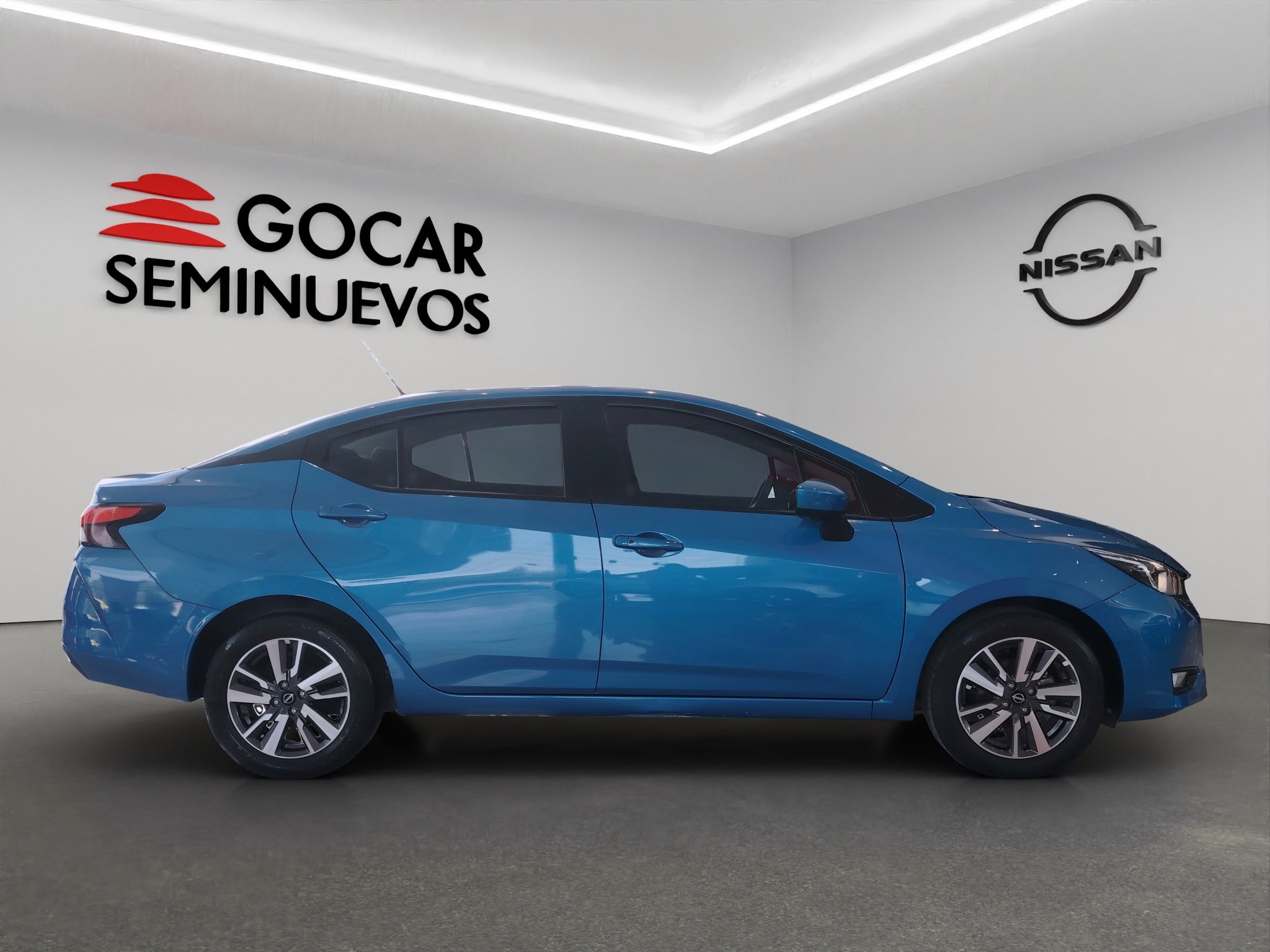 2024 Nissan Versa 4 pts. Advance, TM5, a/ac., f. niebla, RA-16