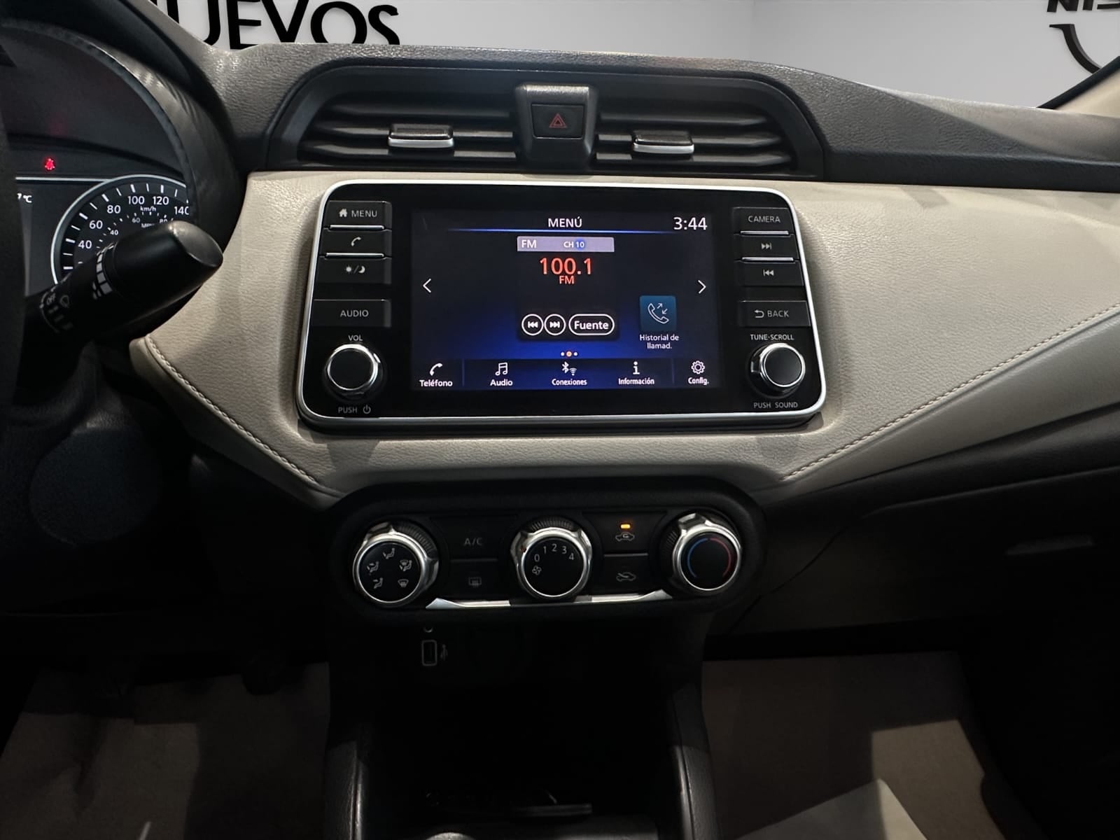 2020 Nissan Versa 4 pts. Advance, TM5, a/ac., VE, f. niebla, RA-16 (línea nueva)