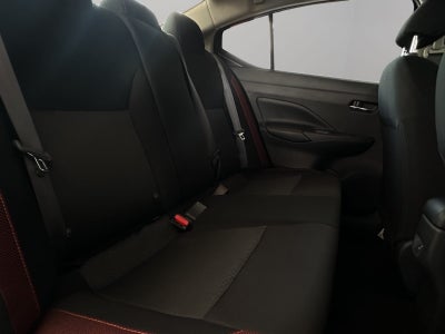 2024 Nissan Versa 4 pts. SR, TA, a/ac. Aut., f. niebla, f. led, spoiler, RA-17