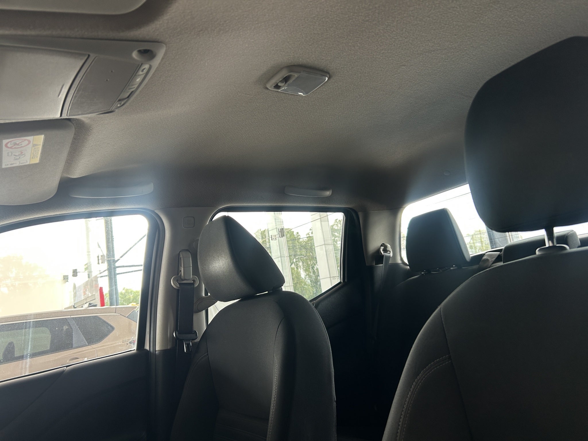 2024 Nissan Comerciales NP300 2 pts. Pick-Up, Cab. Sencilla, TM6, a/ac.