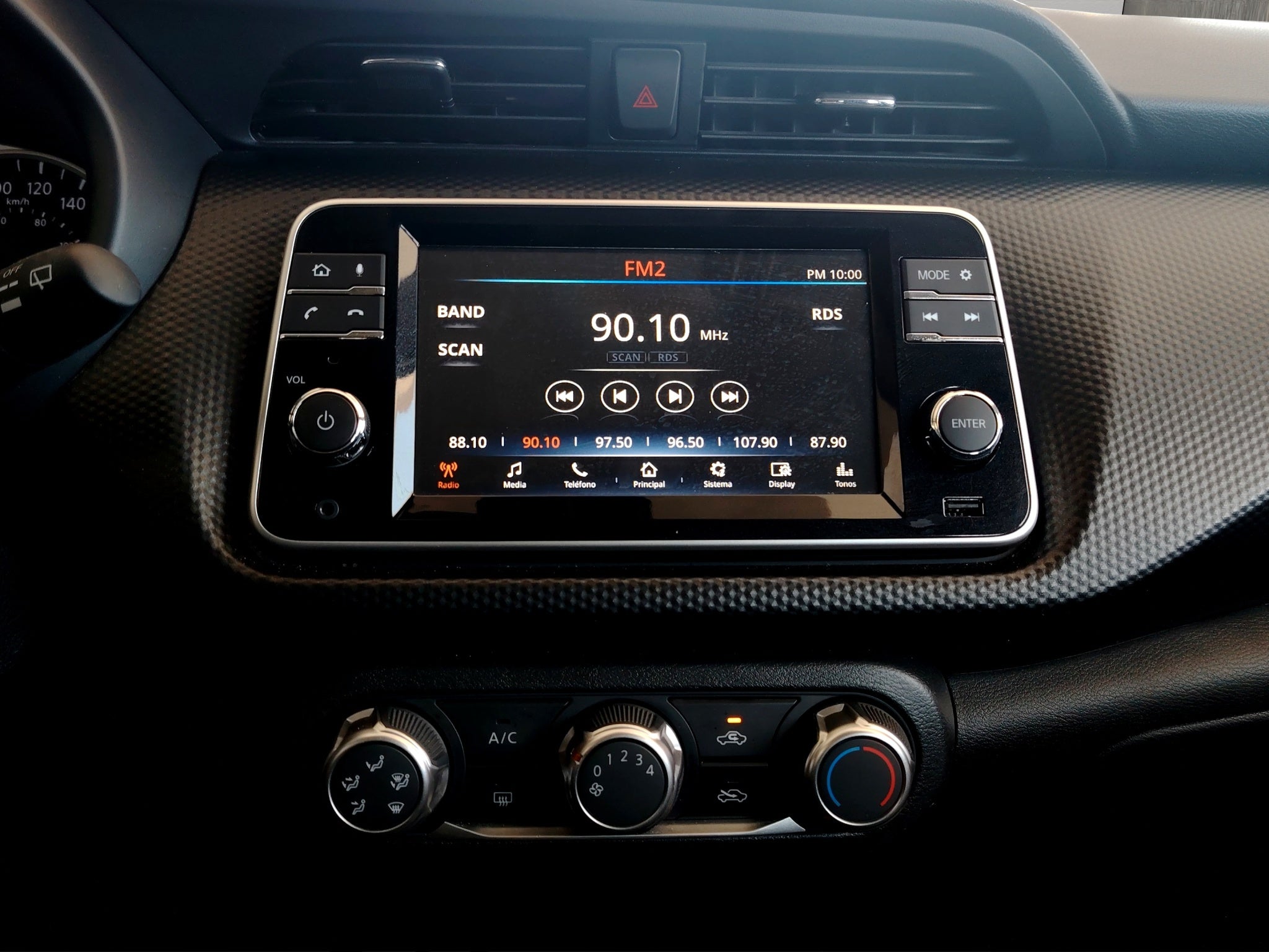 2025 Nissan Kicks VUD 5 pts. Play Advance, 1.6l, TM5, RA-17 (línea nueva)
