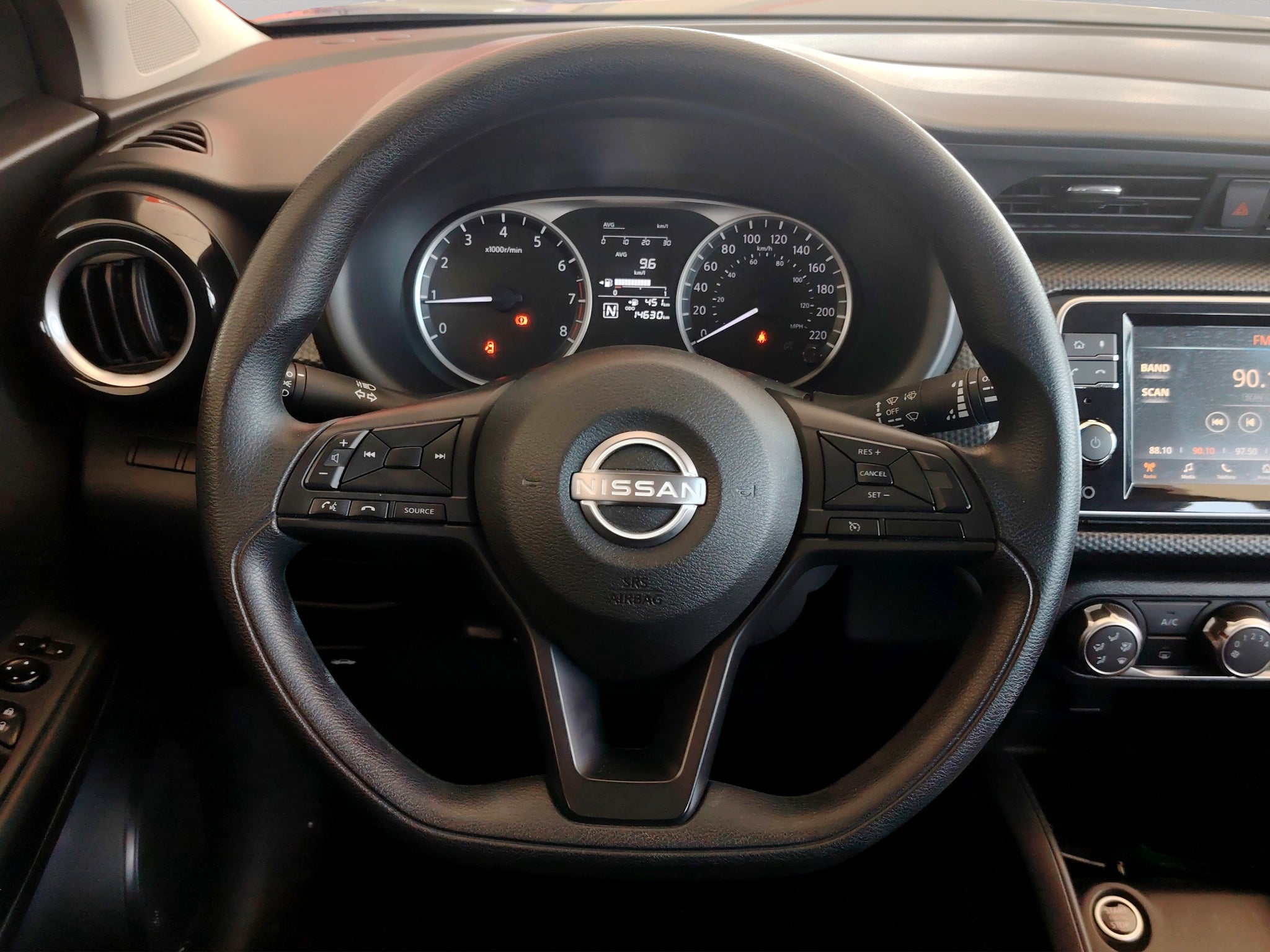 2025 Nissan Kicks VUD 5 pts. Play Advance, 1.6l, TM5, RA-17 (línea nueva)