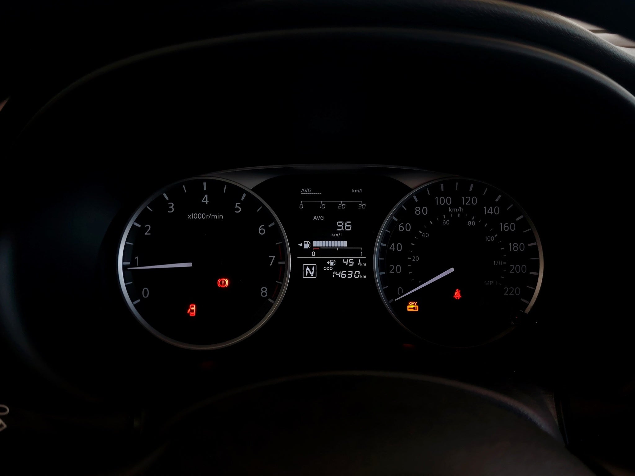 2025 Nissan Kicks VUD 5 pts. Play Advance, 1.6l, TM5, RA-17 (línea nueva)