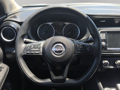 2025 Nissan Kicks VUD 5 pts. Advance, 2.0l, TA, RA-17 (línea nueva)