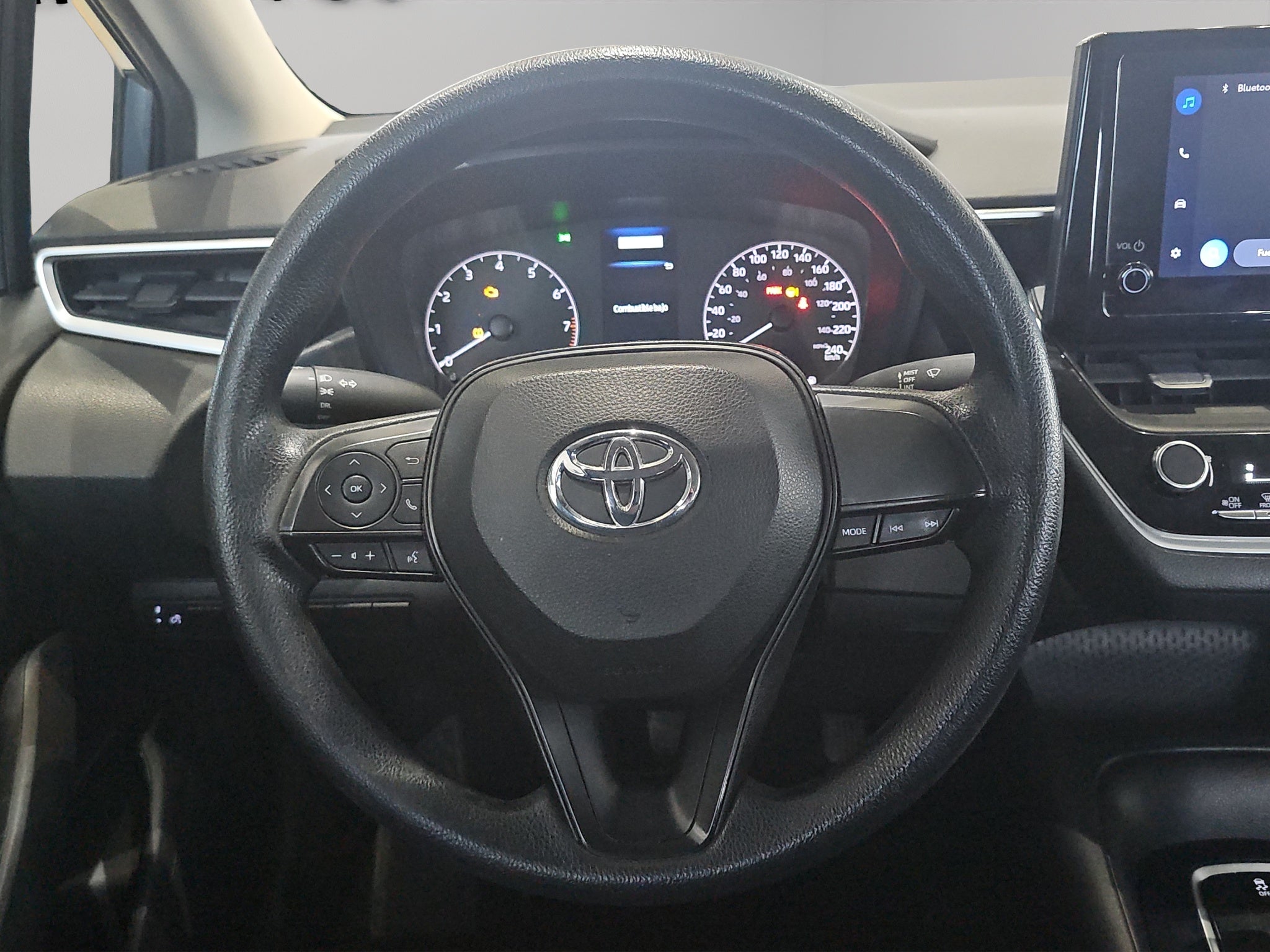 2024 Toyota Corolla 4 pts. LE, 2.0l, TA, RA-16 (línea anterior)