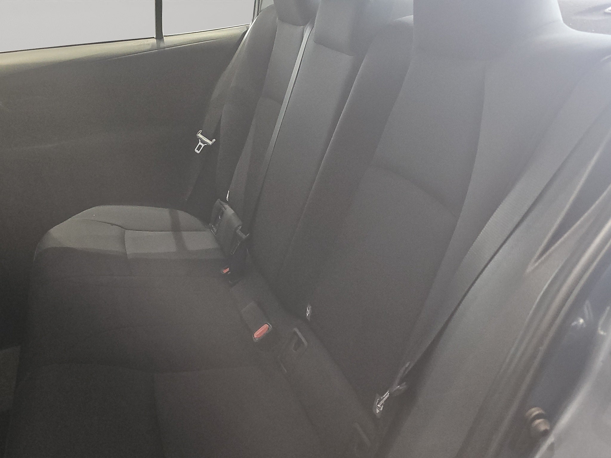 2024 Toyota Corolla 4 pts. LE, 2.0l, TA, RA-16 (línea anterior)