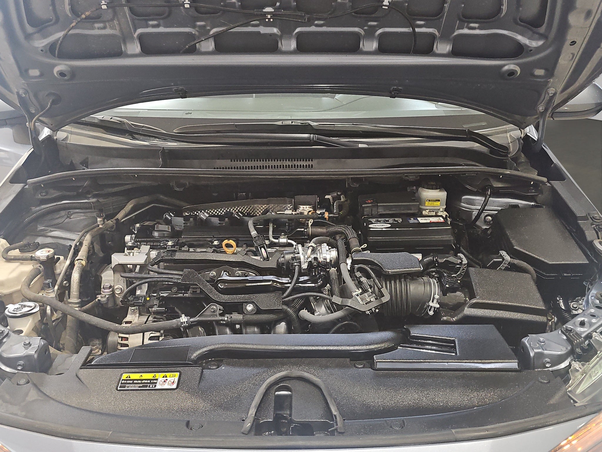 2024 Toyota Corolla 4 pts. LE, 2.0l, TA, RA-16 (línea anterior)
