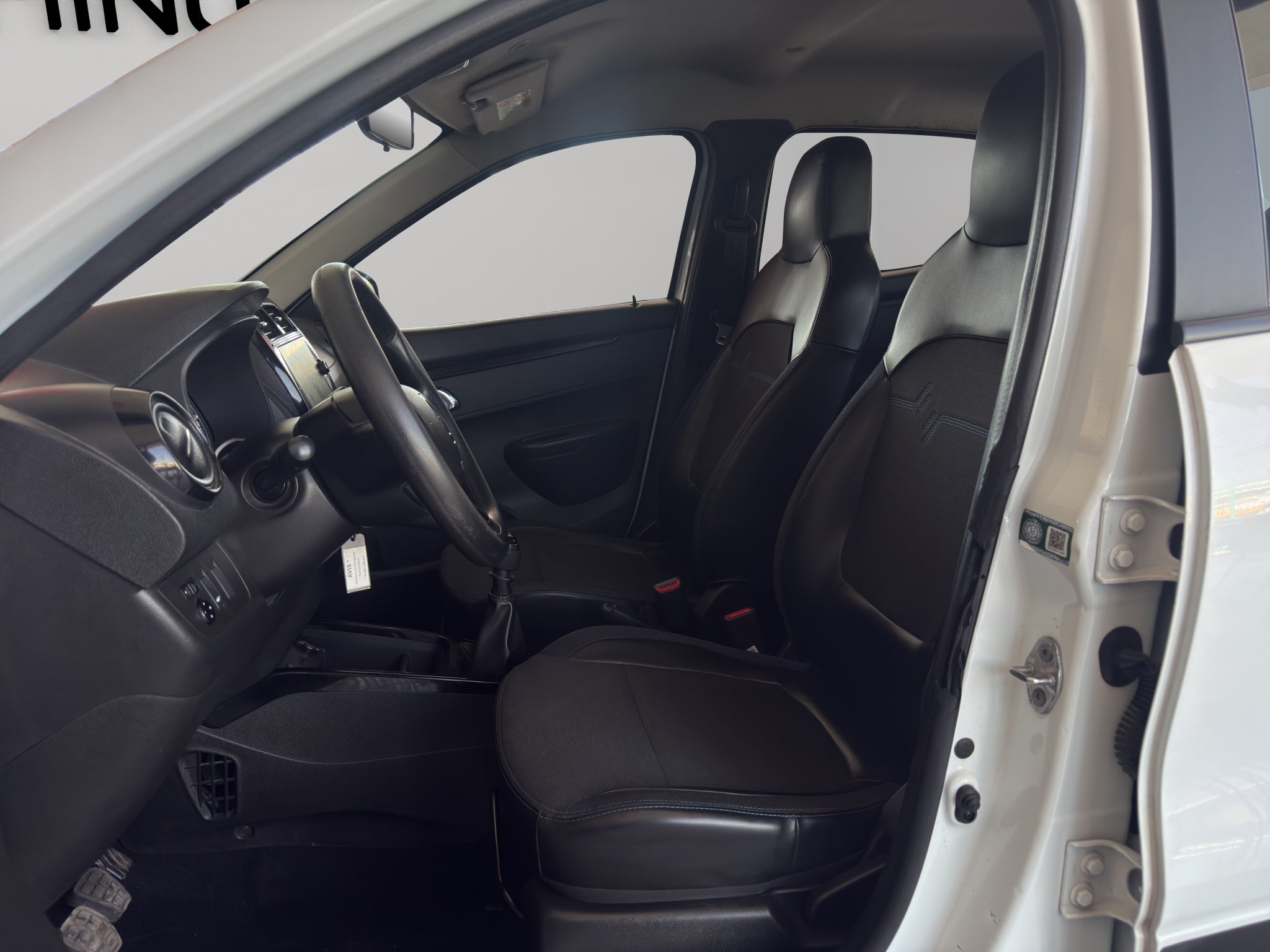 2023 Renault Kwid 5 pts. HB Iconic, TM5, a/ac., pantalla touch 8