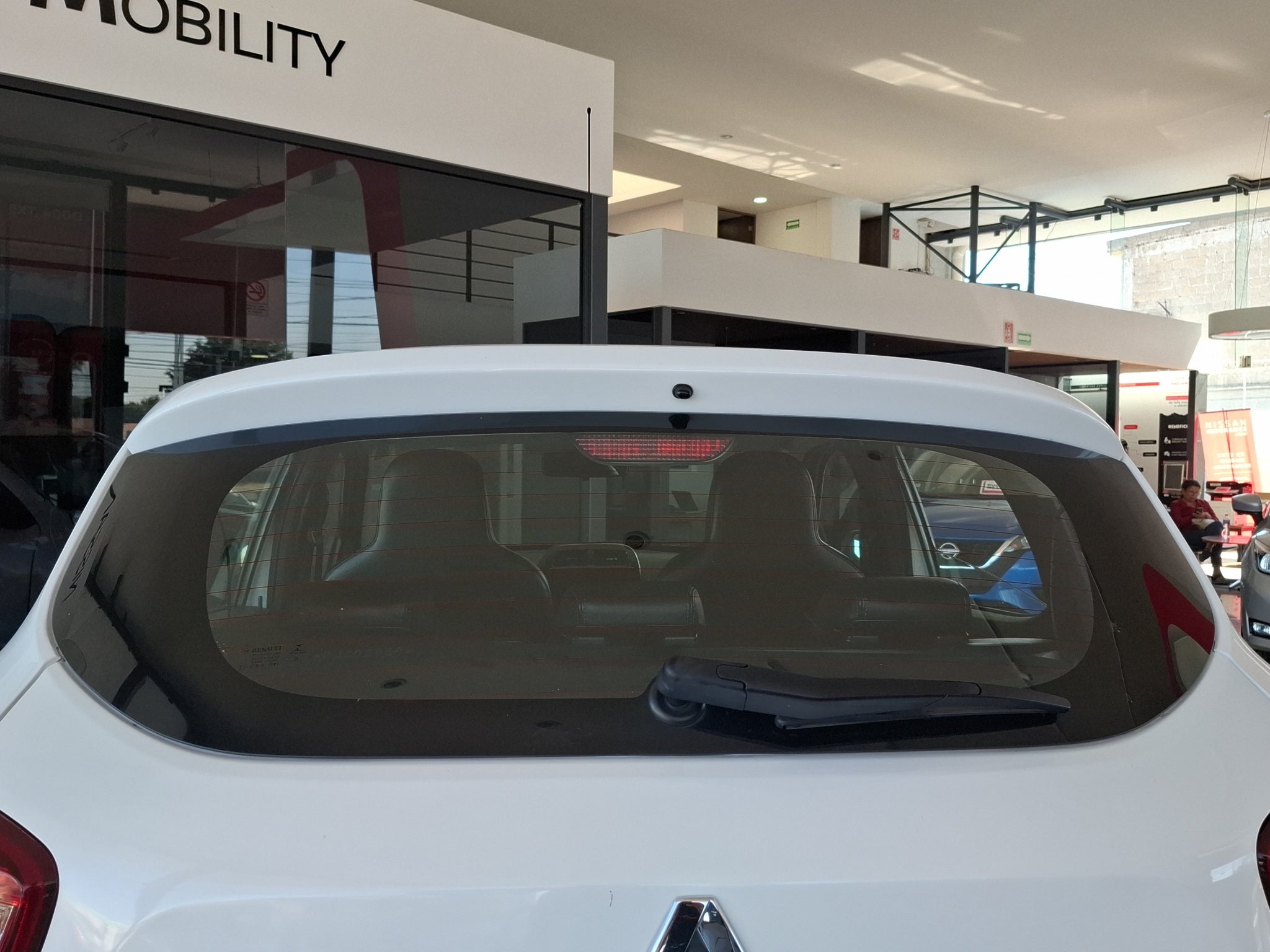 2023 Renault Kwid 5 pts. HB Iconic, TM5, a/ac., pantalla touch 8