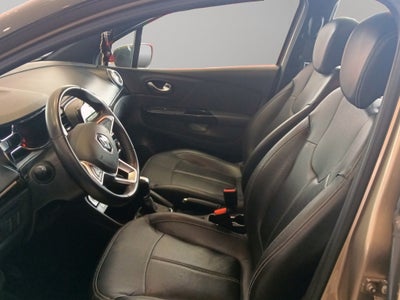 2022 Renault Captur VUD 5 pts. Iconic, TA, piel, GPS, RA-18