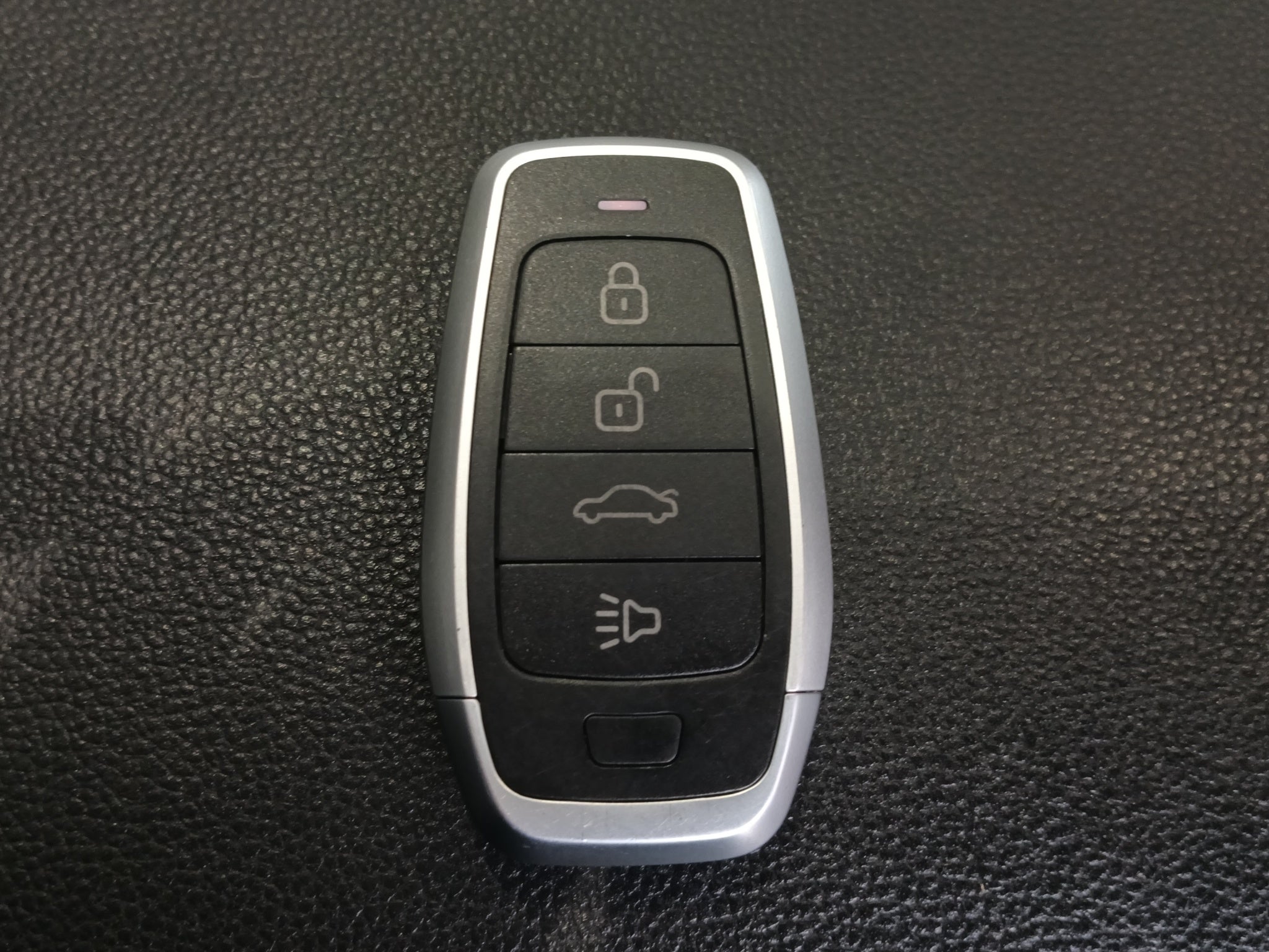 2022 Renault Captur VUD 5 pts. Iconic, TA, piel, GPS, RA-18