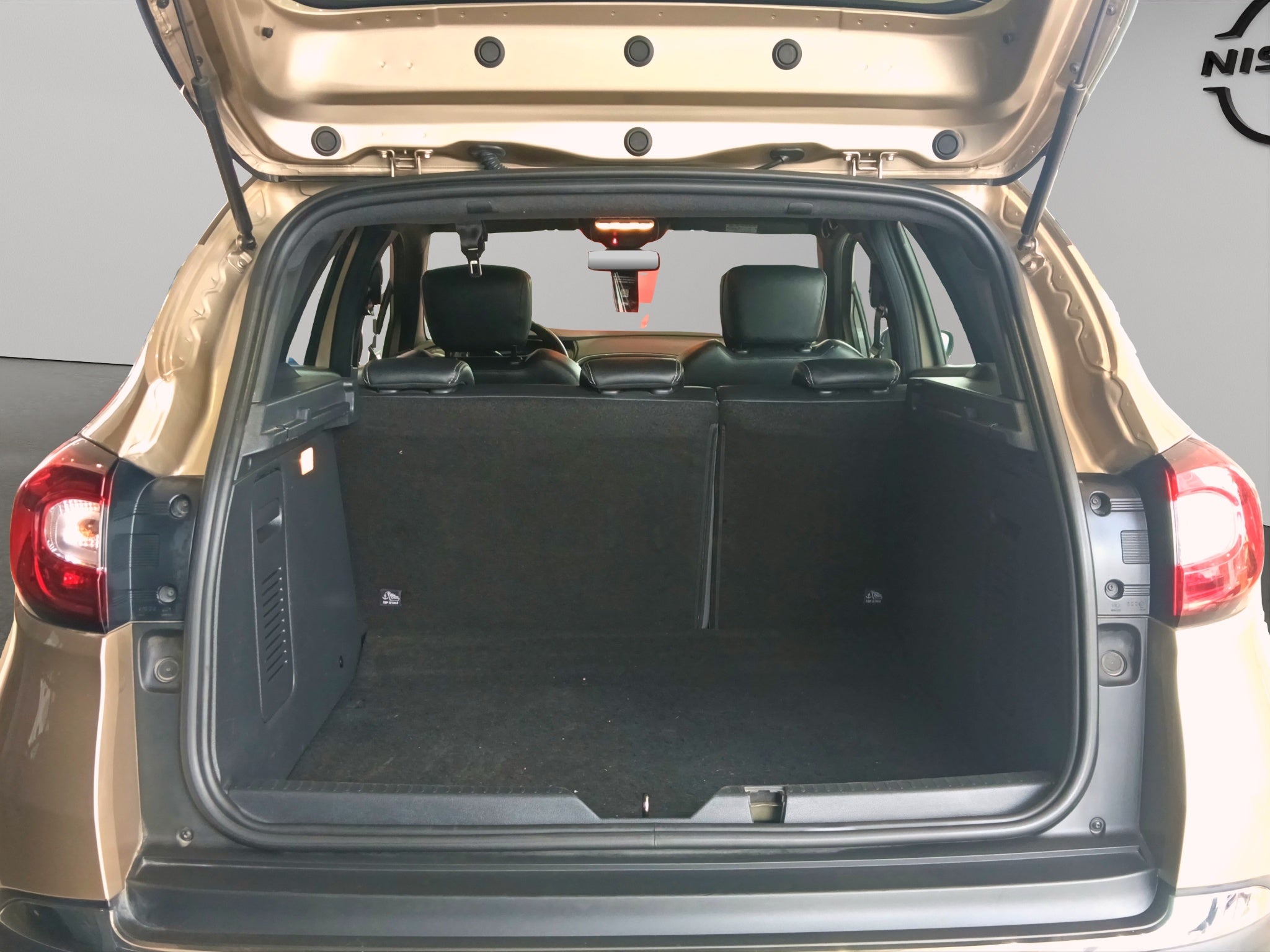 2022 Renault Captur VUD 5 pts. Iconic, TA, piel, GPS, RA-18