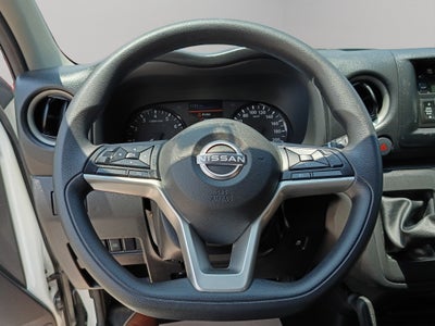 2025 Nissan Urvan Pasajeros 4 pts. Amplia, TM5, a/ac., desem. tras., 14 pas.