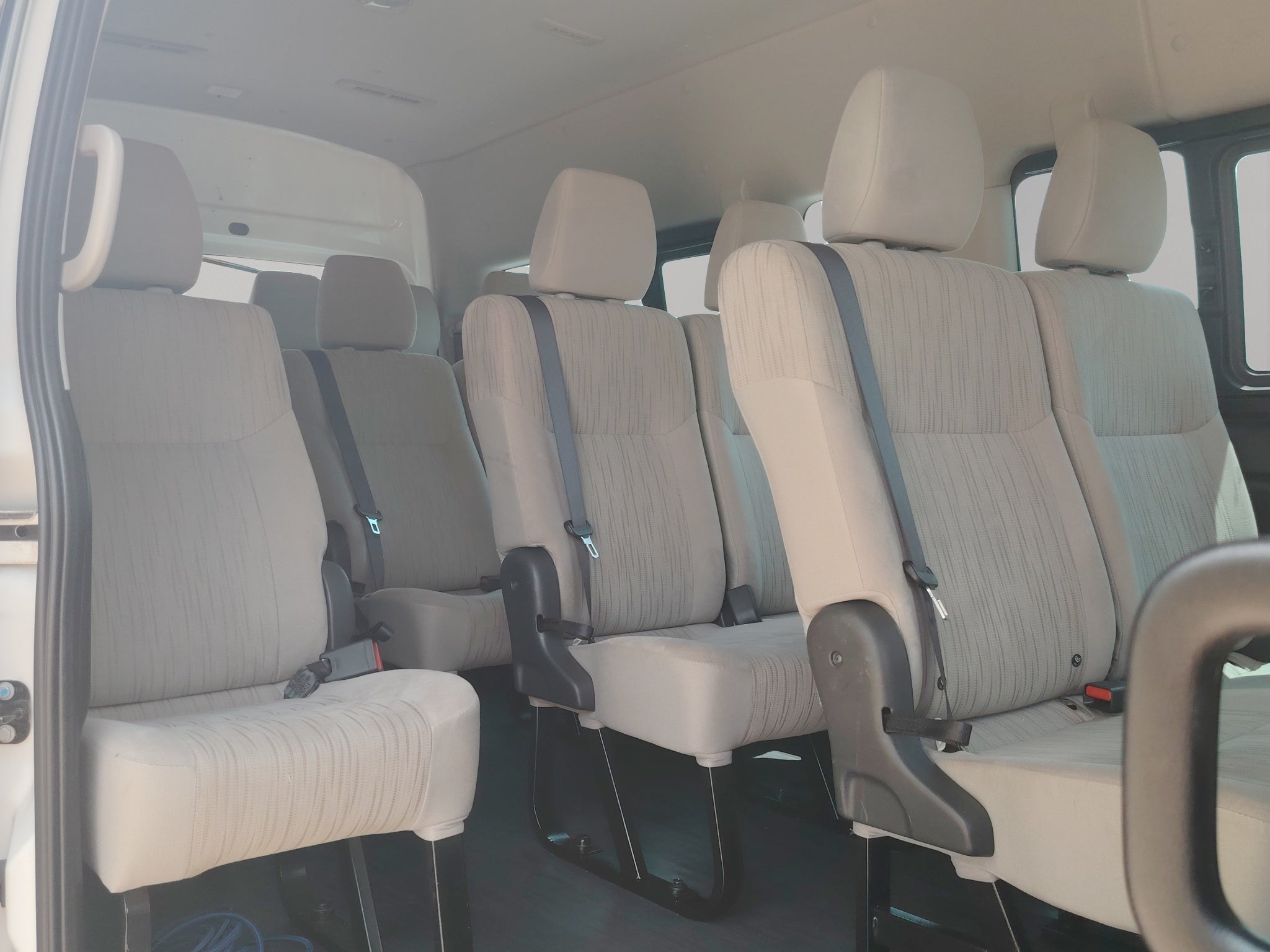 2025 Nissan Urvan Pasajeros 4 pts. Amplia, TM5, a/ac., desem. tras., 14 pas.