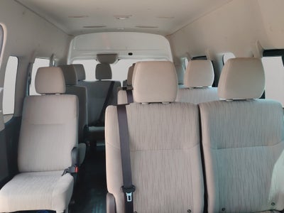 2025 Nissan Urvan Pasajeros 4 pts. Amplia, TM5, a/ac., desem. tras., 14 pas.
