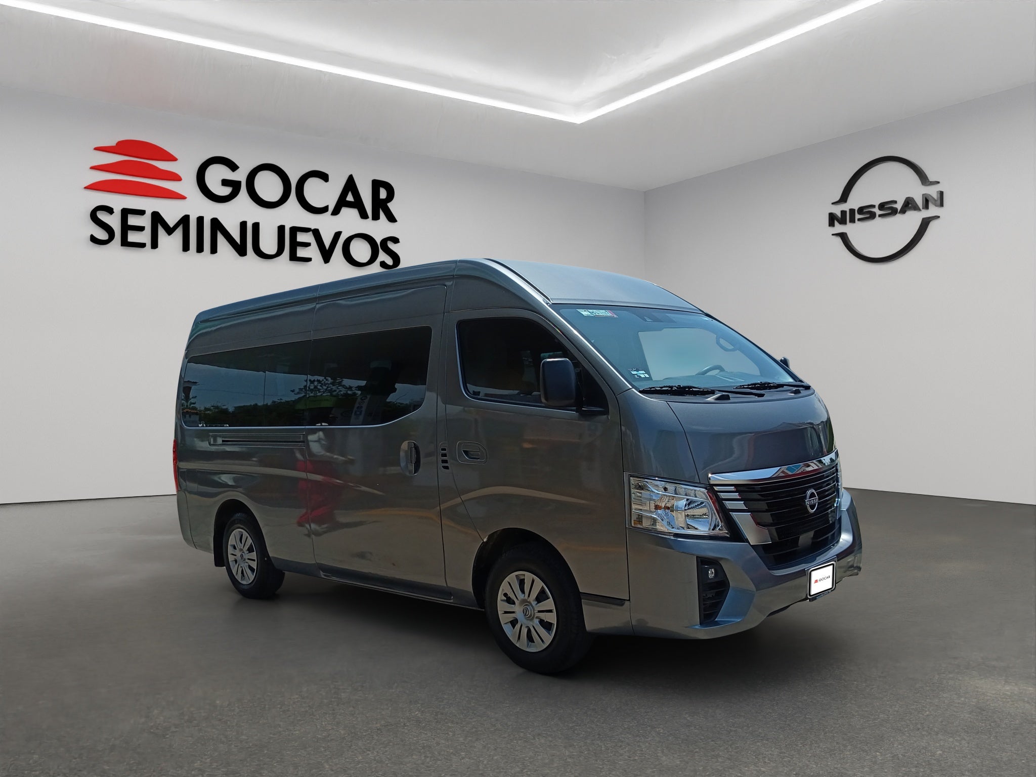 2025 Nissan Urvan Pasajeros 4 pts. Amplia, TM5, a/ac., desem. tras., 14 pas.