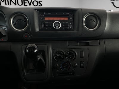 2023 Nissan Urvan Pasajeros 4 pts. Amplia, TM5, a/ac., desem. tras., 14 pas.