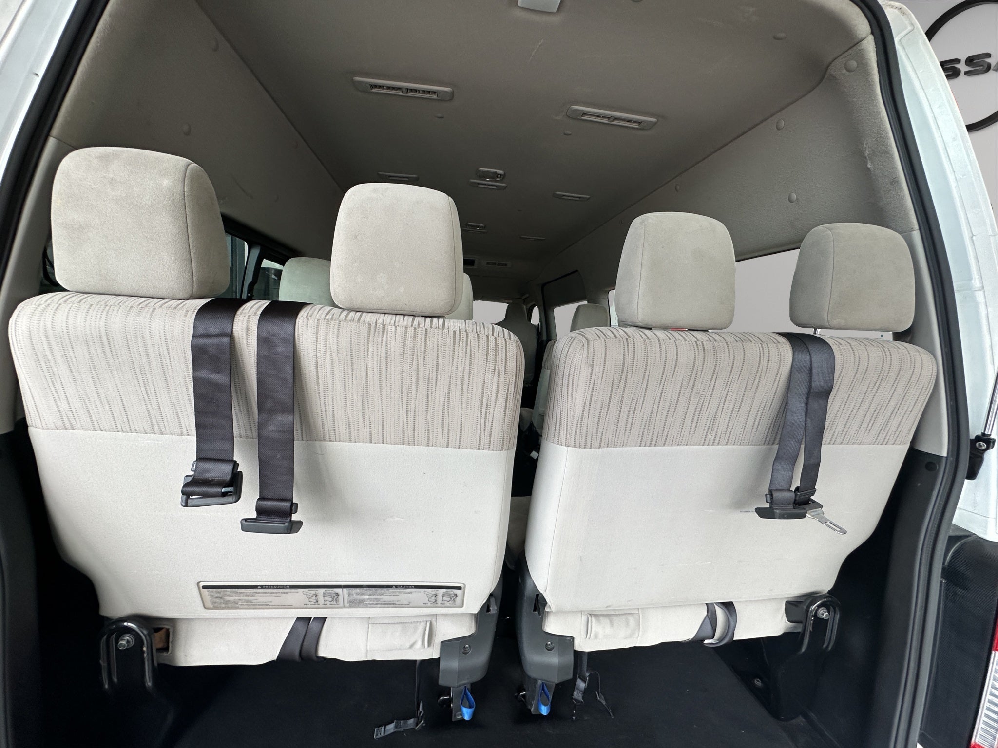 2023 Nissan Urvan Pasajeros 4 pts. Amplia, TM5, a/ac., desem. tras., 14 pas.