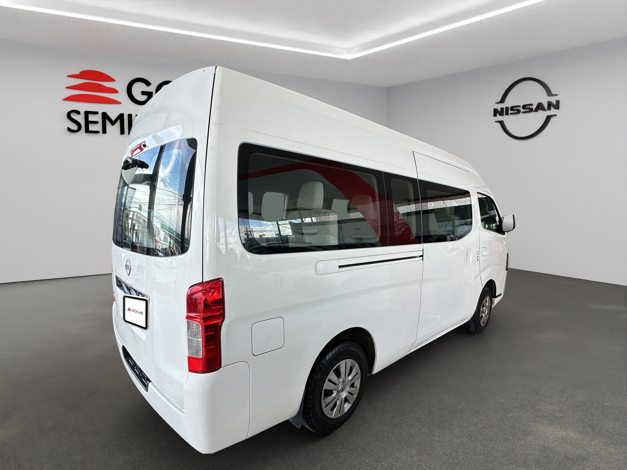 2023 Nissan Urvan Pasajeros 4 pts. Amplia, TM5, a/ac., desem. tras., 14 pas.