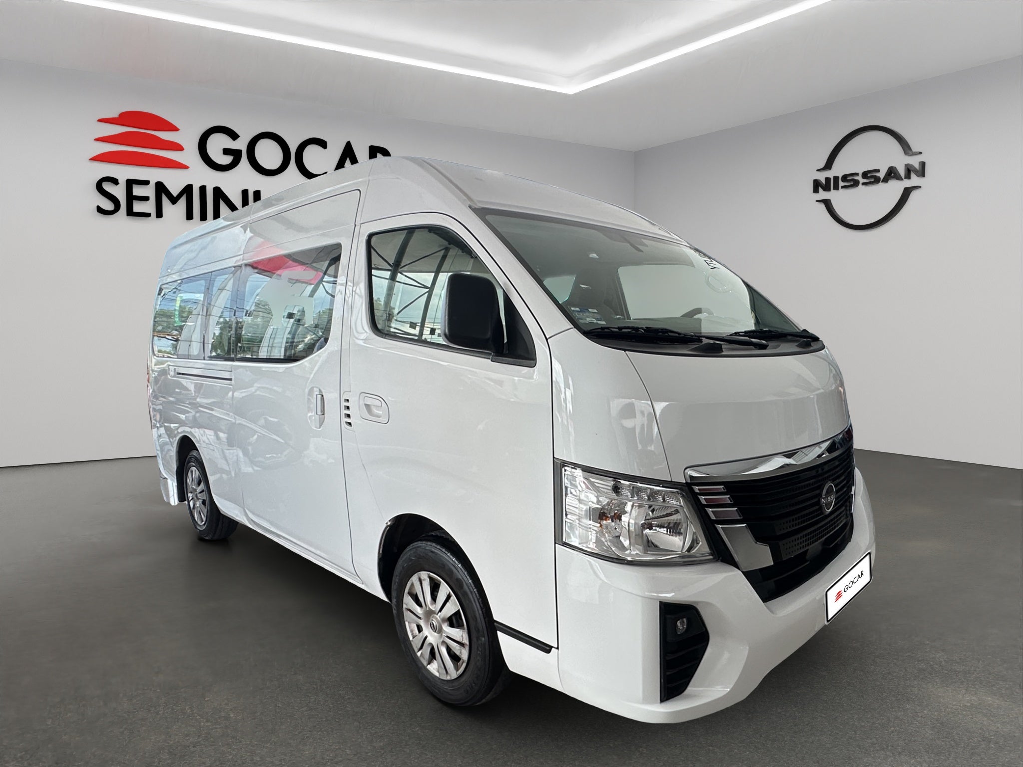 2023 Nissan Urvan Pasajeros 4 pts. Amplia, TM5, a/ac., desem. tras., 14 pas.