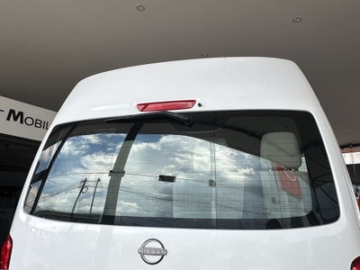 2023 Nissan Urvan Pasajeros 4 pts. Amplia, TM5, a/ac., desem. tras., 14 pas.