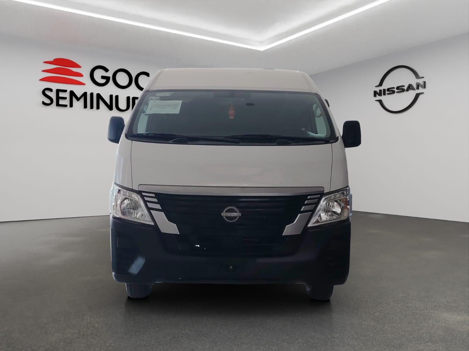 2024 Nissan Comerciales Urvan Panel 4 pts. Amplia, TM5, a/ac.