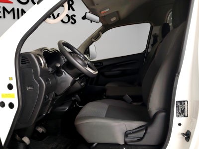 2024 Nissan Comerciales Urvan Panel 4 pts. Amplia, TM5, a/ac.