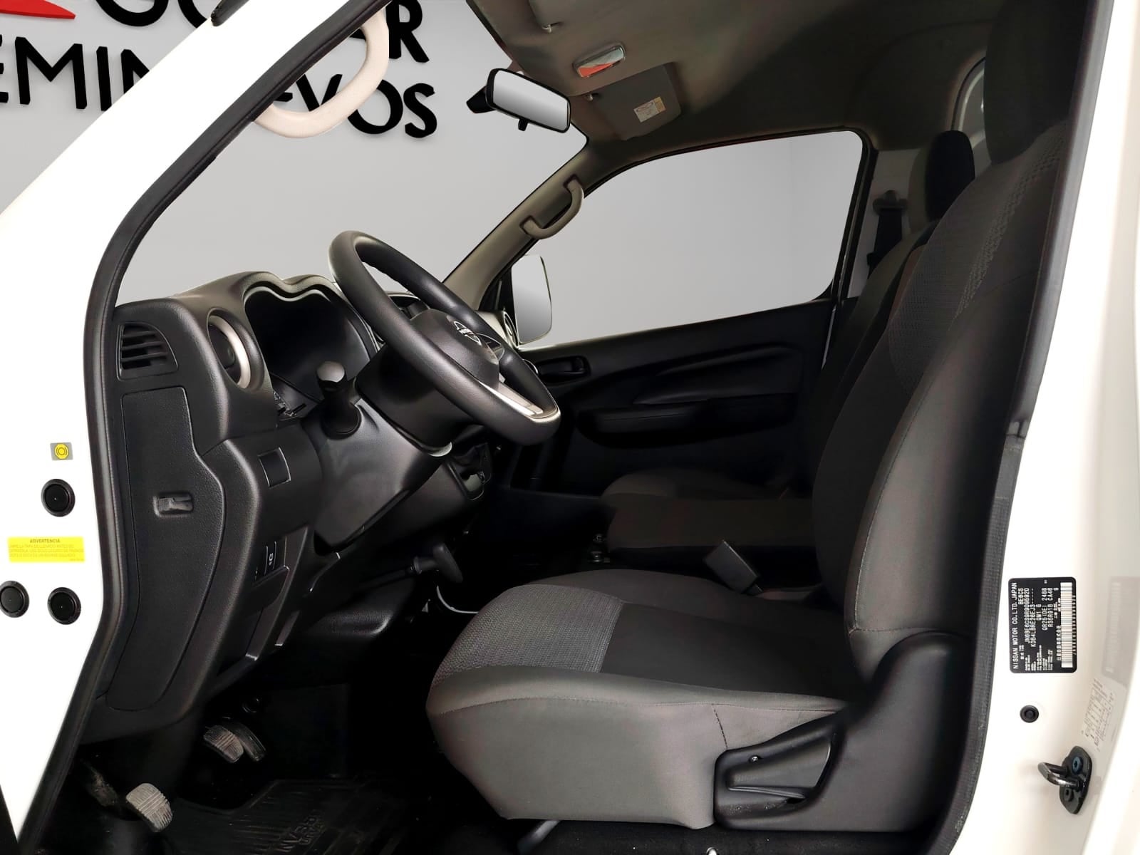 2024 Nissan Comerciales Urvan Panel 4 pts. Amplia, TM5, a/ac.