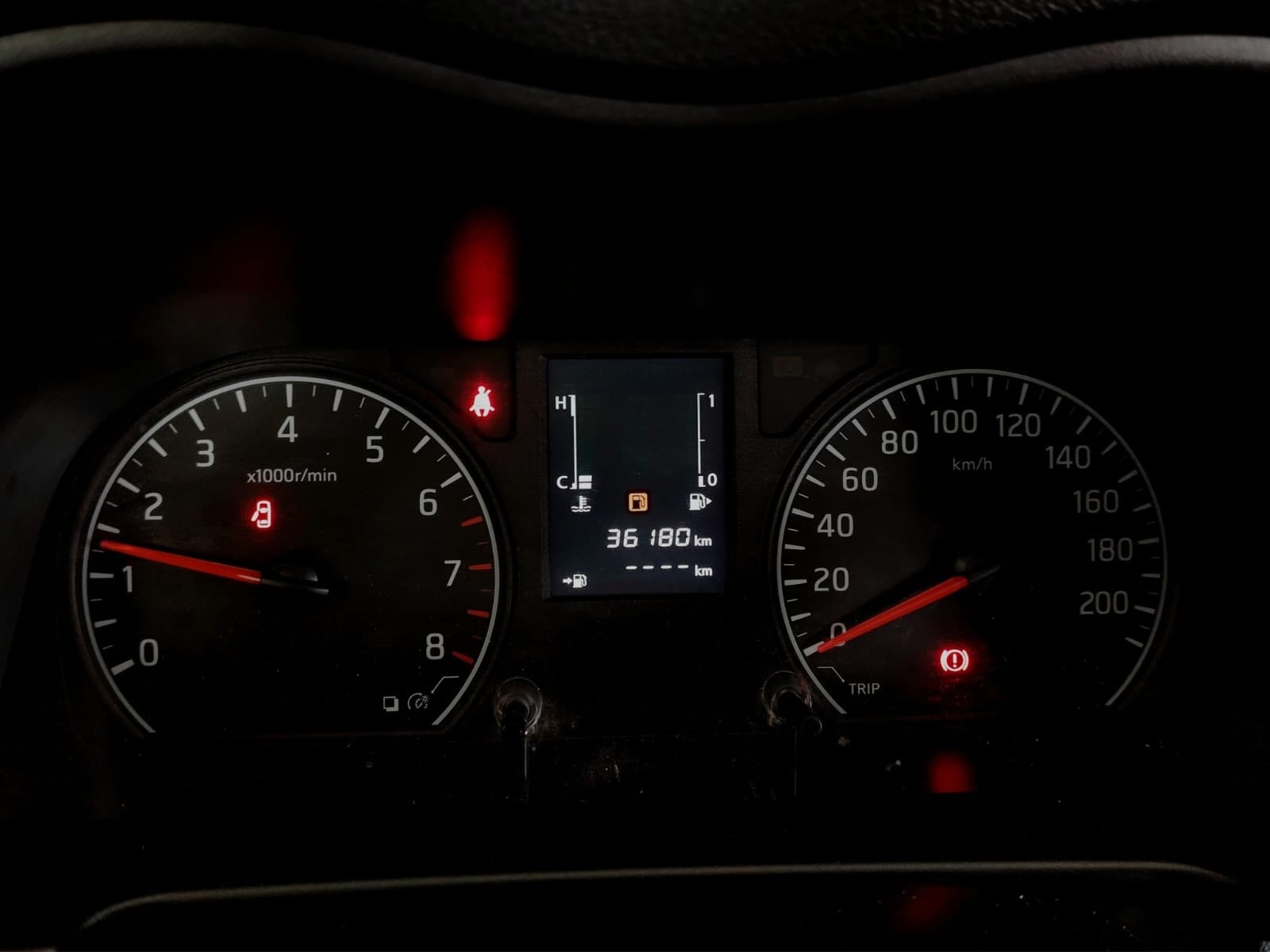 2024 Nissan Comerciales Urvan Panel 4 pts. Amplia, TM5, a/ac.