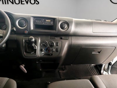 2024 Nissan Comerciales Urvan Panel 4 pts. Amplia, TM5, a/ac.