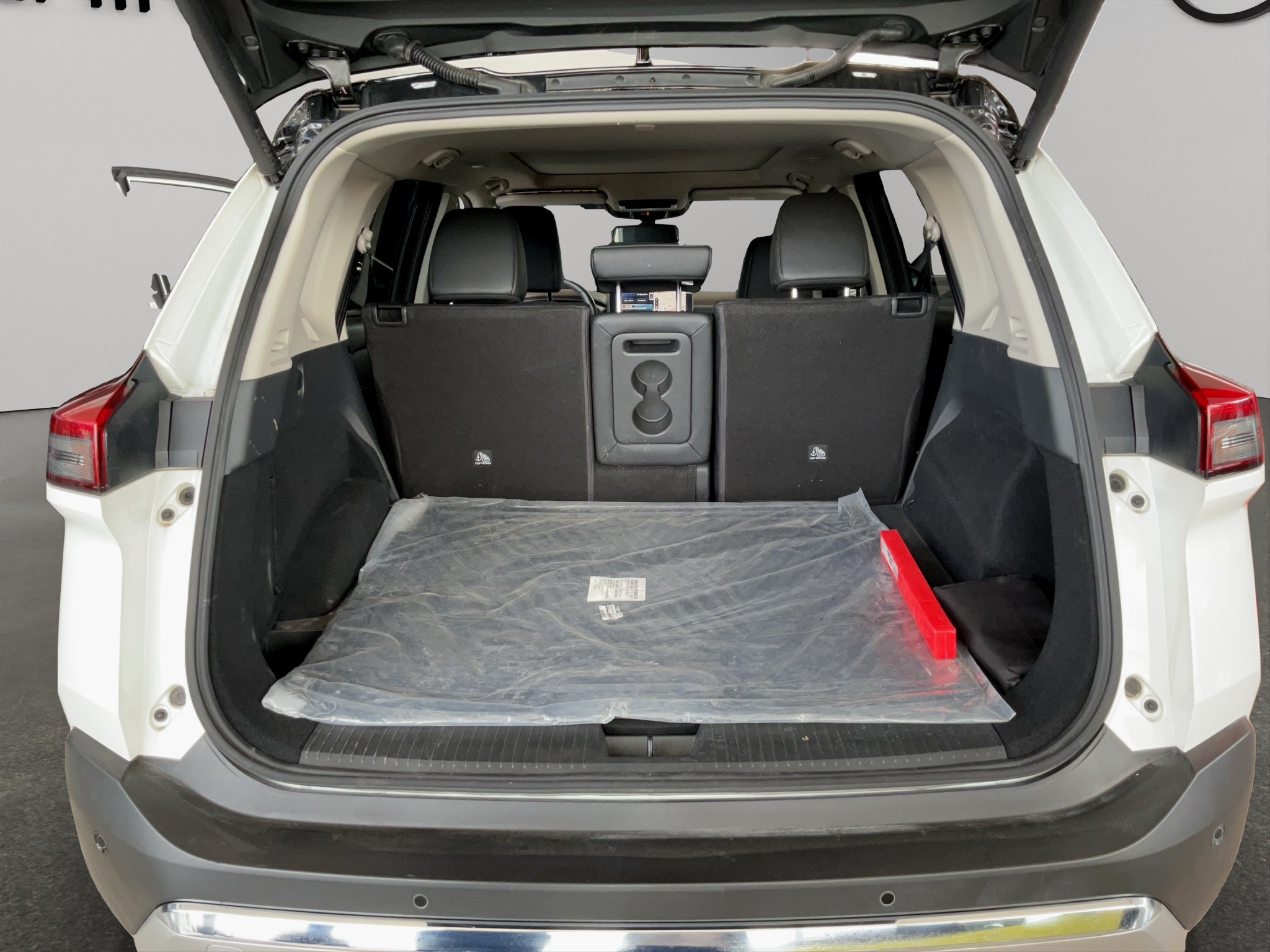 2025 Nissan X-Trail VUD 5 pts. Platinum Plus, TA, piel, QCP, GPS, ADAS, RA-19