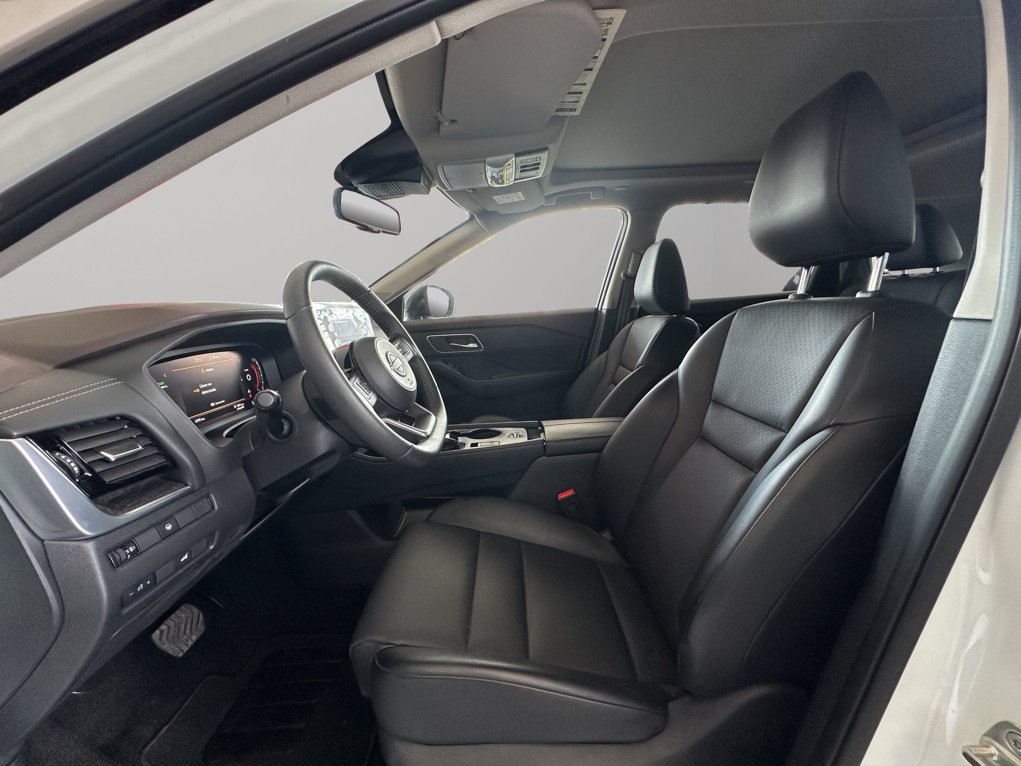2025 Nissan X-Trail VUD 5 pts. Platinum Plus, TA, piel, QCP, GPS, ADAS, RA-19