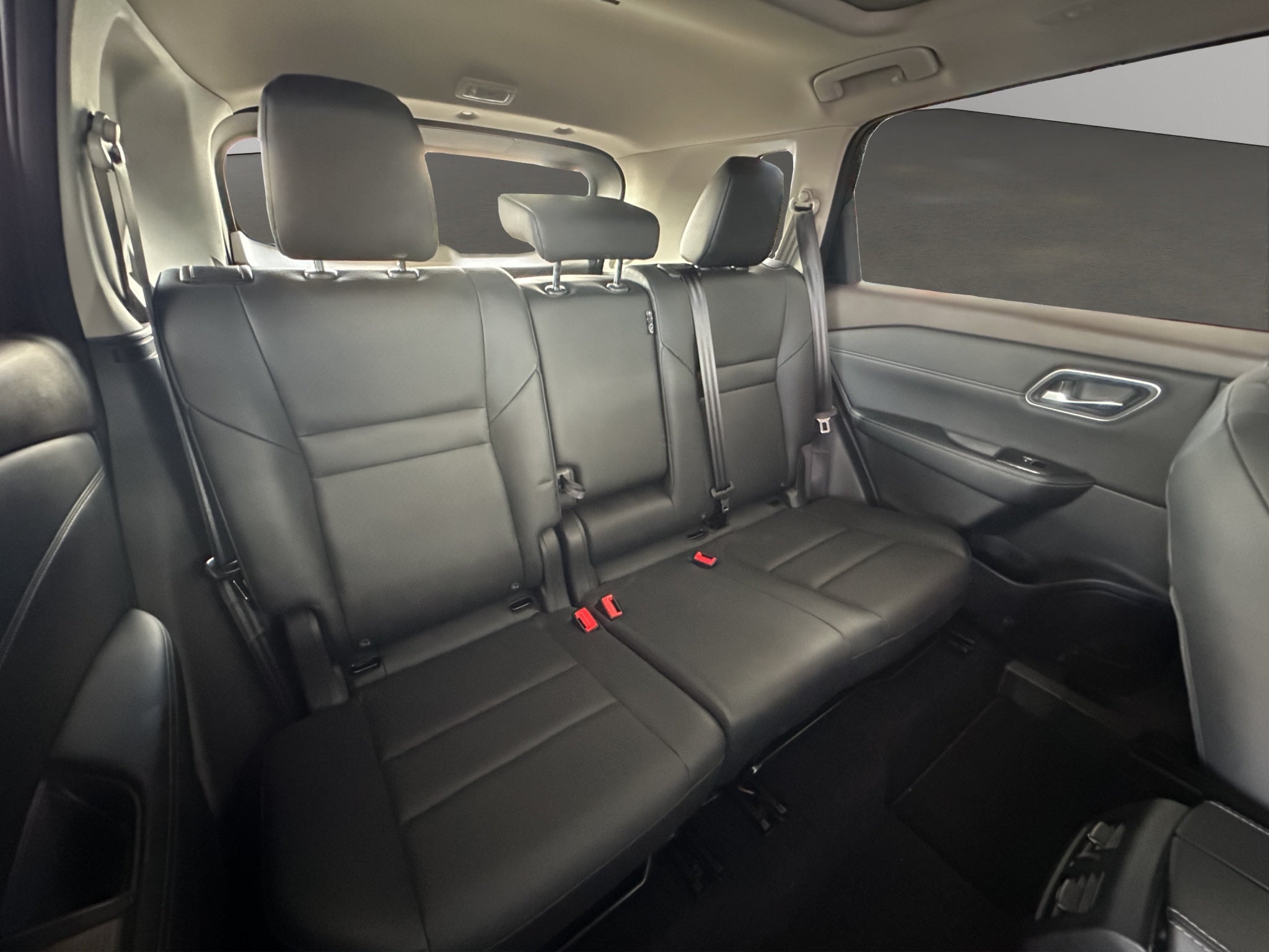 2025 Nissan X-Trail VUD 5 pts. Platinum Plus, TA, piel, QCP, GPS, ADAS, RA-19