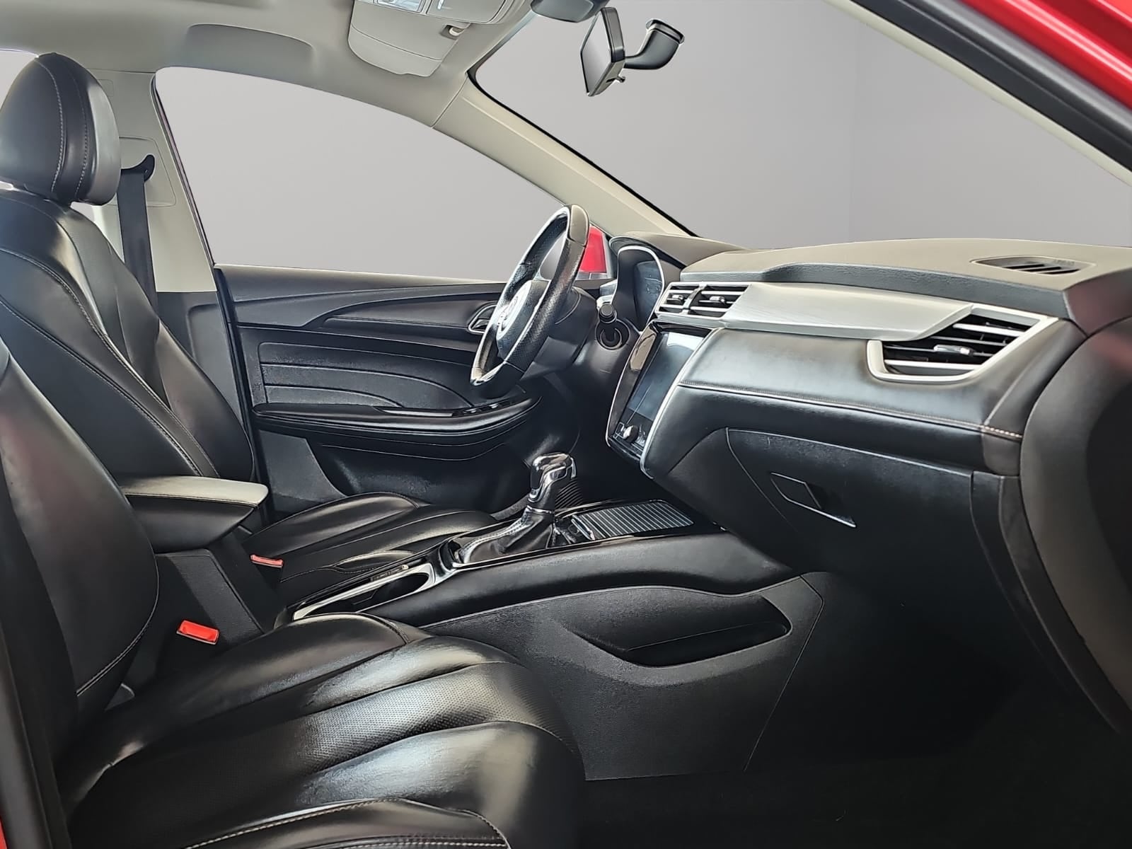 2023 MG MG5 4 pts. Elegance, 1.5l, TA, VE, piel, QC RA-16