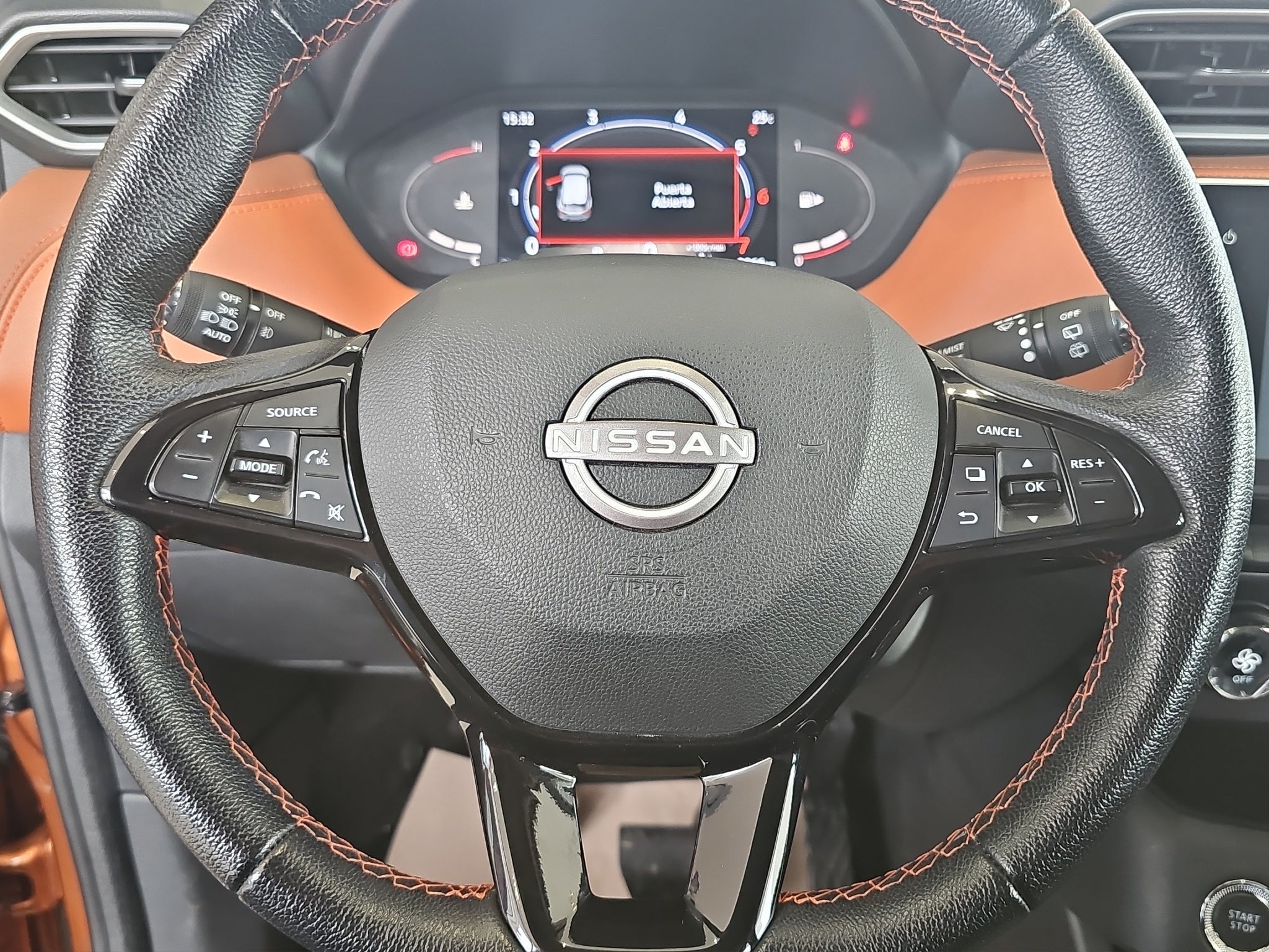 2025 Nissan Magnite VUD 5 pts. Exclusive, 1.0T, TM5, piel, RA-16