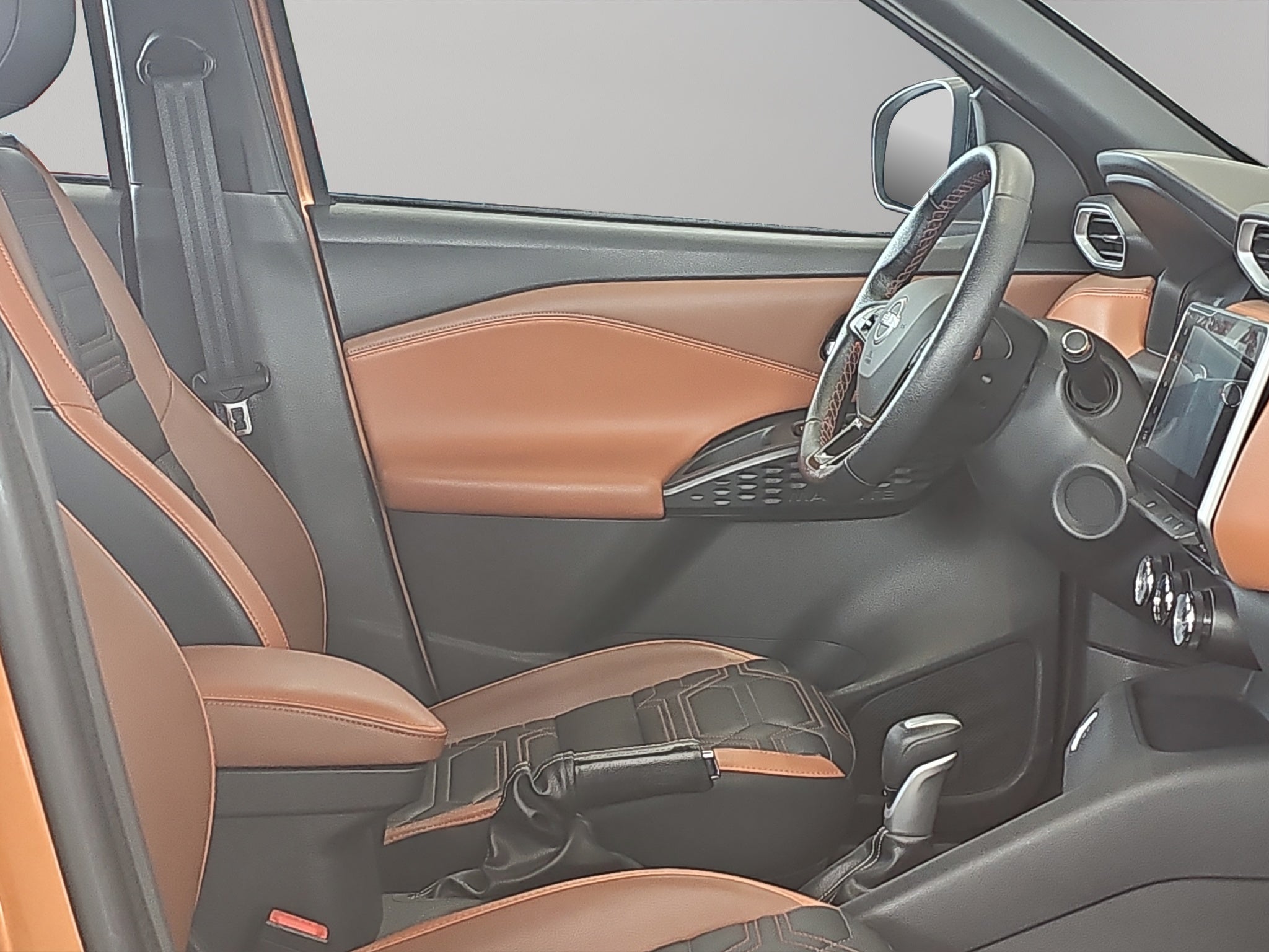 2025 Nissan Magnite VUD 5 pts. Exclusive, 1.0T, TM5, piel, RA-16