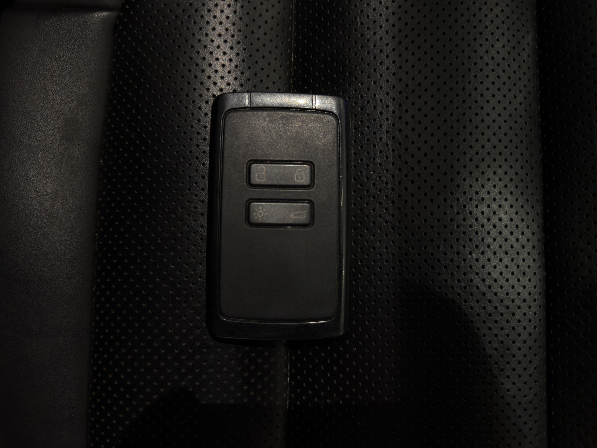 2024 Renault Koleos VUD 5 pts. Iconic, TA, climatronic, piel, QCP, GPS, RA-19