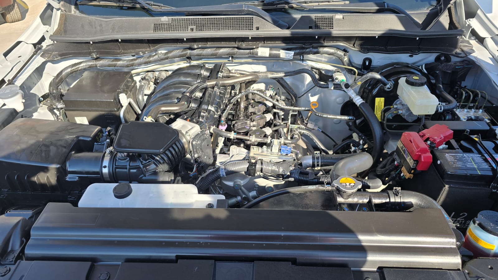 2025 Nissan NP300 CHASIS CABINA 2P L42.5 MAN AA VDC