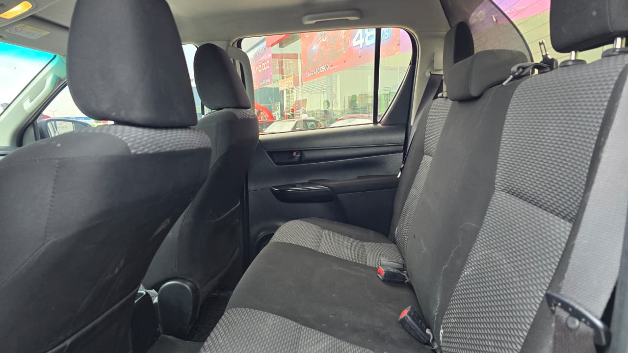 2018 Toyota HILUX 4 PTS DOBLE CAB BASE TM5 AAC VE DEL