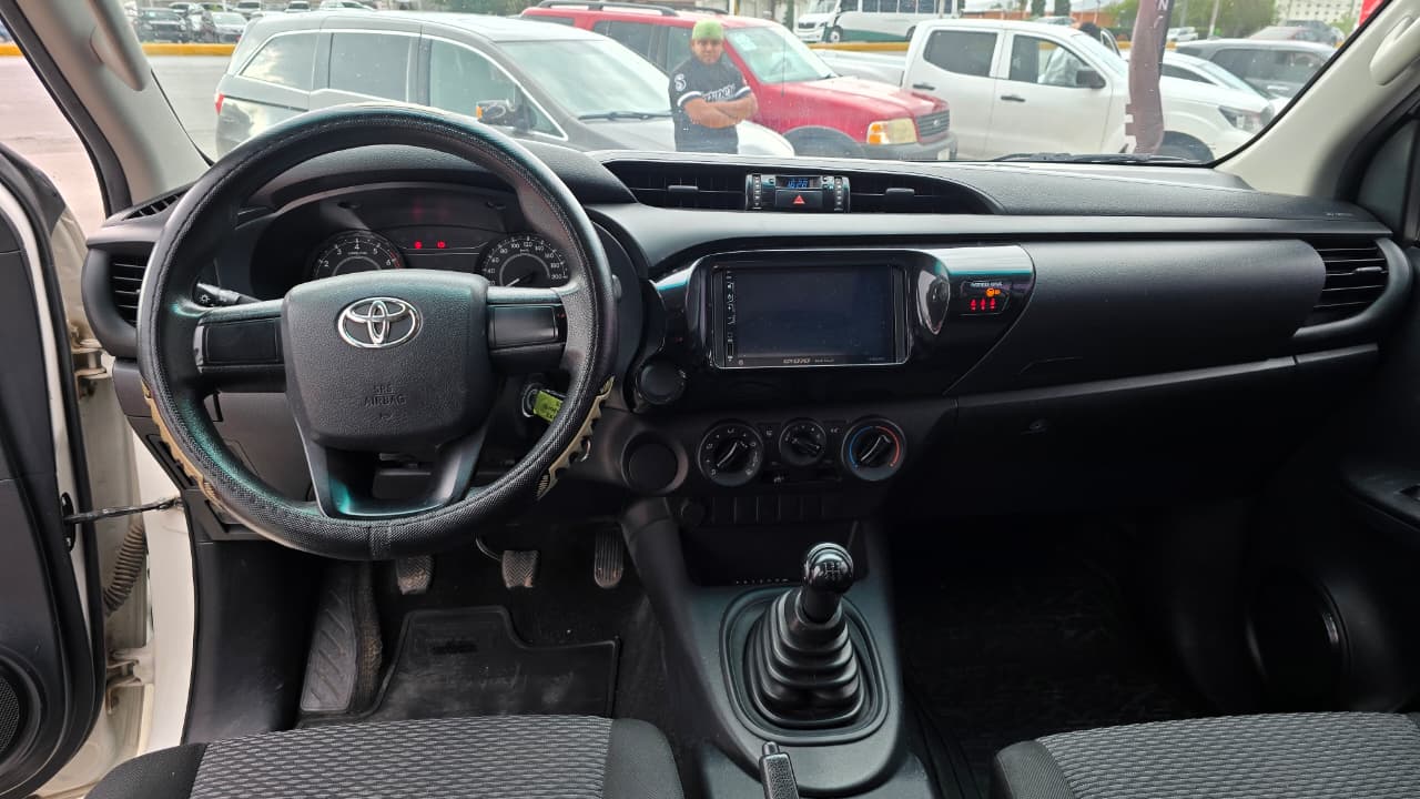 2018 Toyota HILUX 4 PTS DOBLE CAB BASE TM5 AAC VE DEL