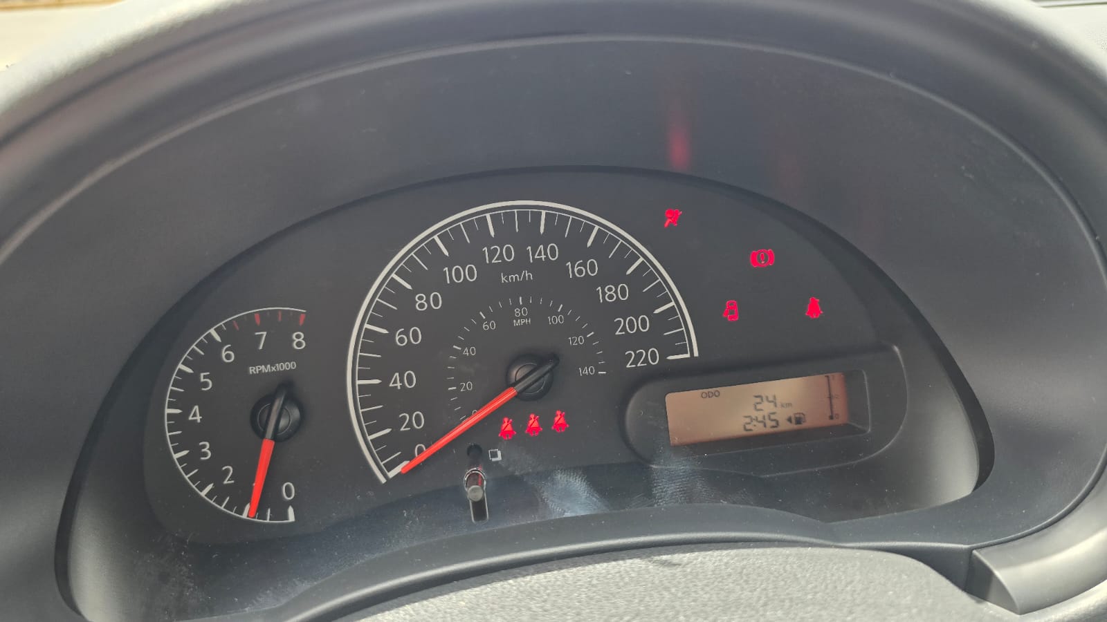 2025 Nissan V-DRIVE 4 PUERTAS TM AC AUDIO